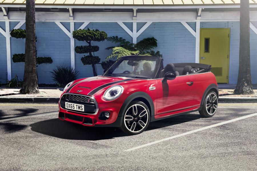  Mini Cooper S Cabrio JCW Package 2015 года  (UK) (фото 1 из 30)